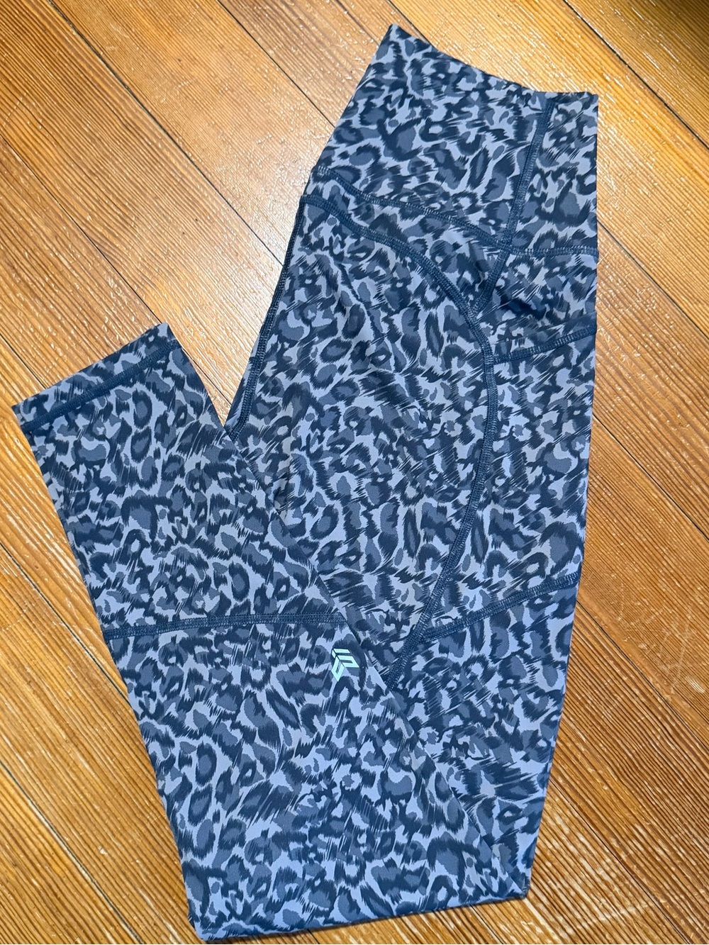 SP Athletic Leopard Print High-Waisted Pocket Leggings - Medium